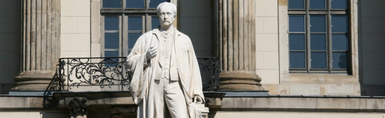 HU Hauptgebäude mit Helmholtz