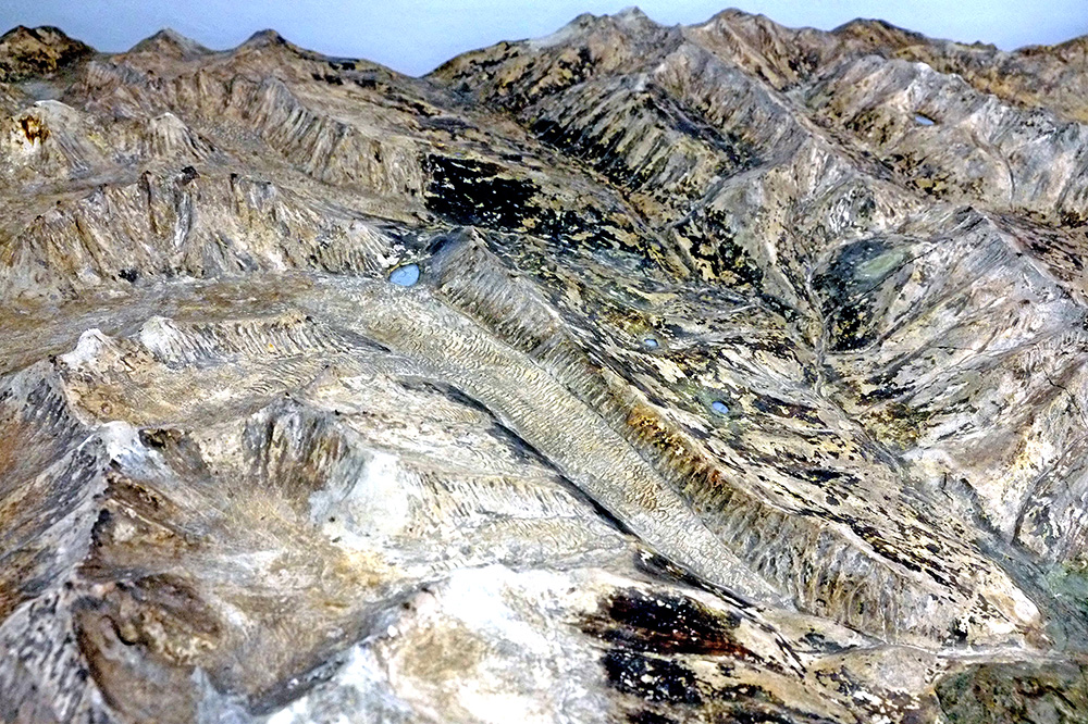 Relief with the replica of the Aletsch Glacier.