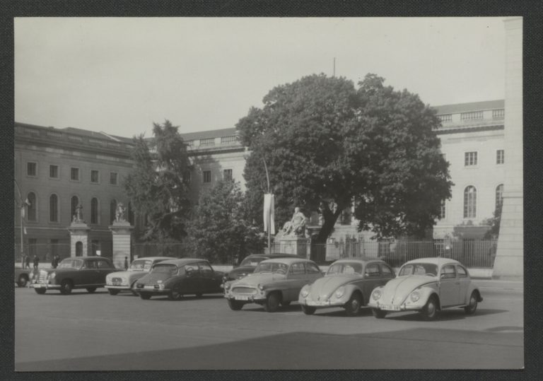 Bild_8_Unigebaeude_1960er